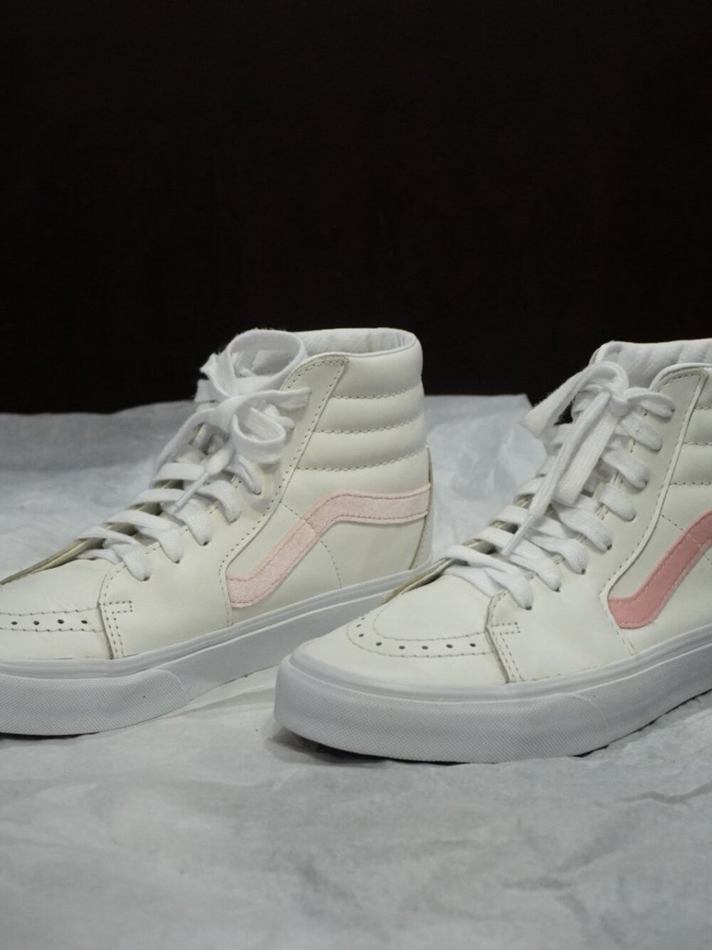 Vans Sk8-Hi Shoes Women's 8.5 Men's 7 White Leather Velvet Pink Accent High Top
